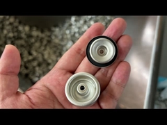 Válvula de reabastecimiento de encendedor de gas madre de plástico con taza de montaje de hojalata lacada transparente