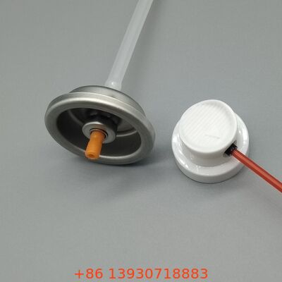 Válvula pulverizadora WD-40 diseñada para reparación de automóviles y mantenimiento de maquinaria