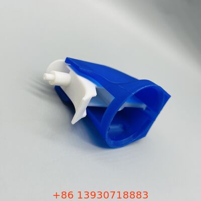 Capuchón de pulverización de disparador de aerosoles con tubo extendido para una operación confortable con el dedo y un diseño no derramador
