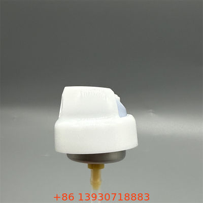 Válvula de protección solar para riego agrícola con carcasa de protección solar y regulación de la presión