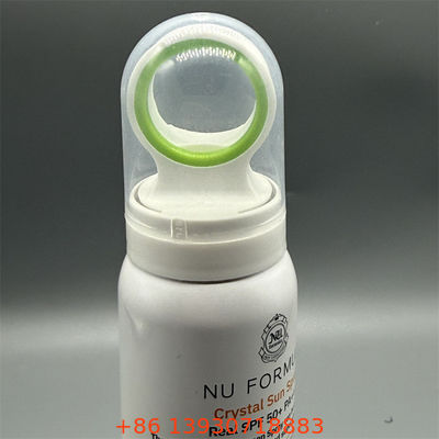 Válvula de protección solar para riego agrícola con carcasa de protección solar y regulación de la presión