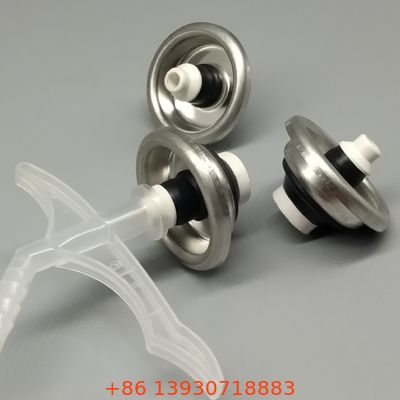 Válvula de pulverización de espuma de PU versátil y estable a temperatura para trabajos de construcción en todas las estaciones con un rendimiento confiable en condiciones de frío.