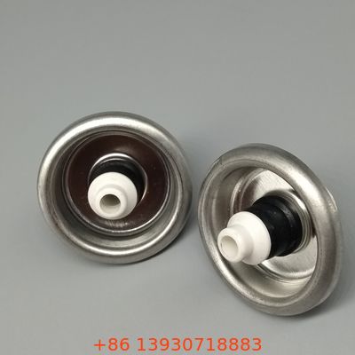 Válvula de pulverización de espuma de PU duradera y de alto flujo para instaladores profesionales de aislamiento con diseño anti-obstrucción y agarre ergonómico.